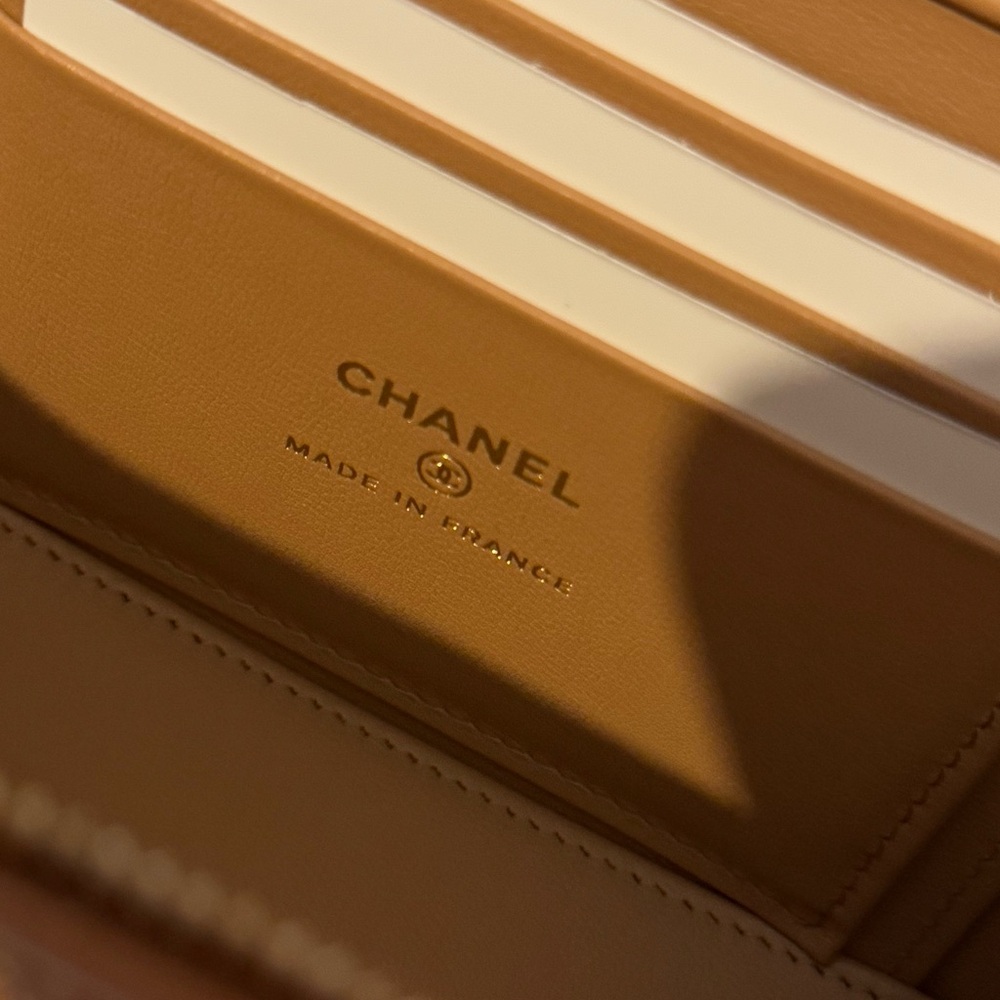 CHANEL Timeless Classic Handle Clutch Chain Patent Calfskin Shiny Gold Hardware - Picture 10 of 14